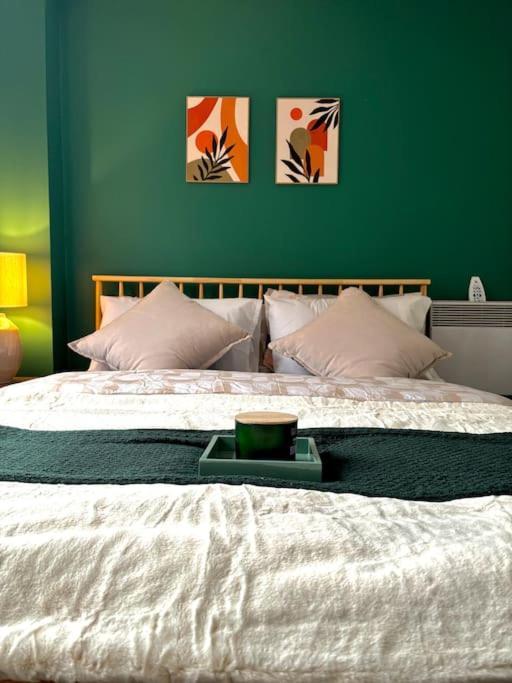 Luxury In The Heart Of City! Apartment